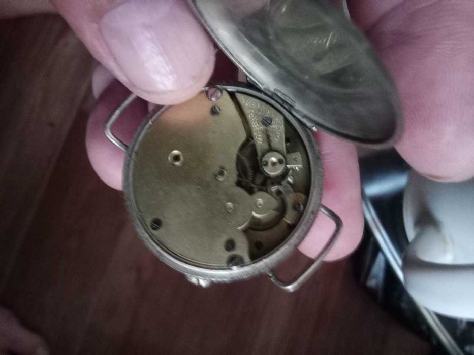 Часы старинные не рабочие