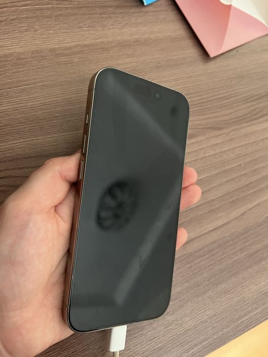 Продам iphone 15 pro 256 g