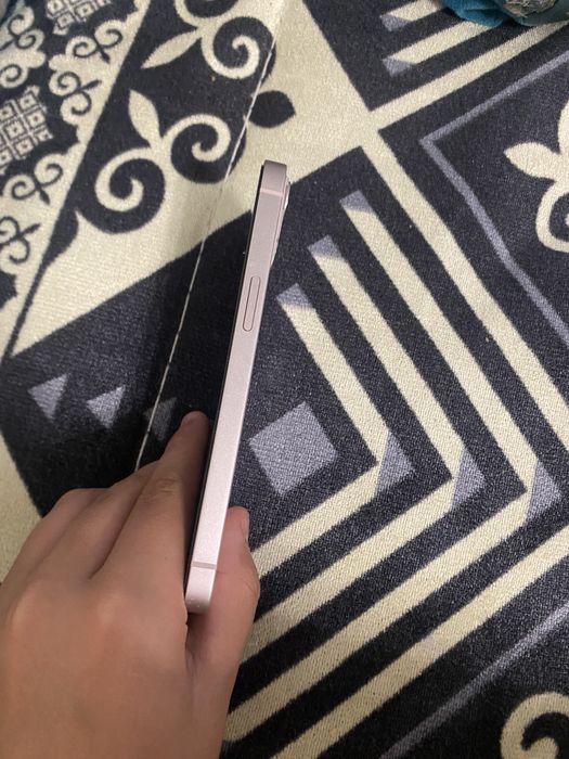 Продам  iPhone 13