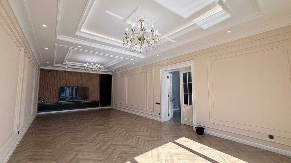 ПРОДАЕТСЯ ДОМ на Центр Луначарский 5,5 Соток 8 Комната