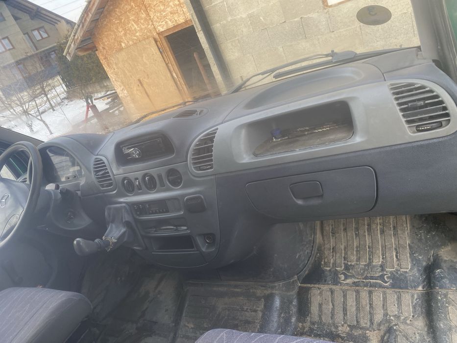 Vînd sprinter 2003 motor 2.2