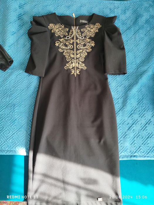 Продам пальто шерсть, платья