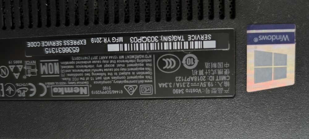 Vând Laptop Dell  Vostro 3490 defect