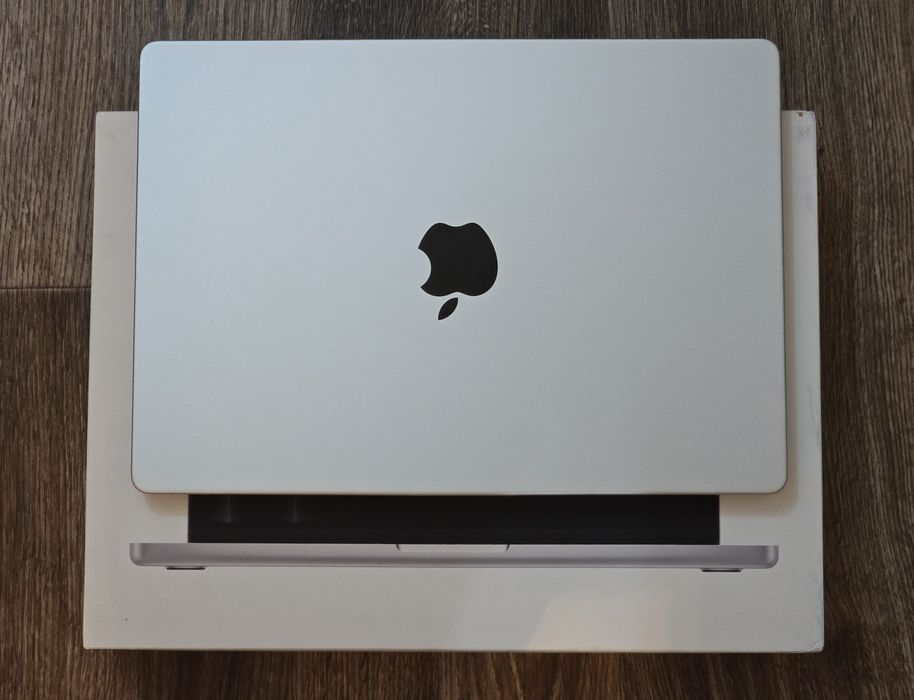 MacBook Pro 14 M5 16/512 (3 цикла)