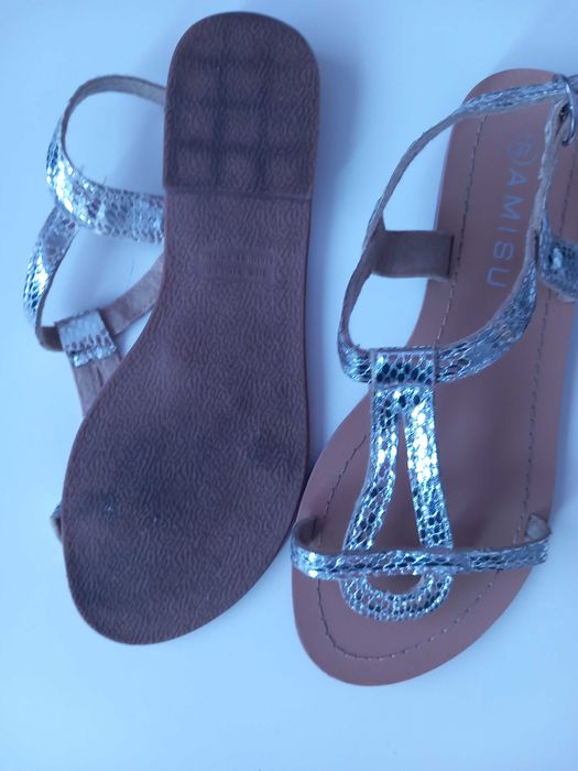 Дамски сандали и чехли