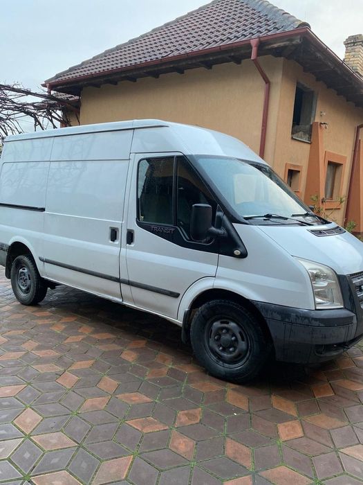 Ford Transit an 2013 2.2 tdi E5 Unic Proprietar de 10 ani Stare buna Carte Service Fără accidente L2H2 Navi Revizii la zi km reali Navi Medie Tranzit Autoutilitara N2 3.5t Nu VW Crafter Mercedes Spriter