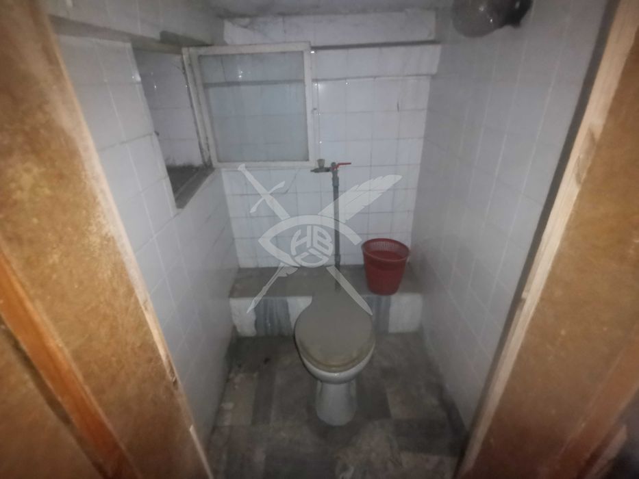 Дава се под наем Офис в Бургас, Център - 180 кв.м за 125681.34 € - Снимка #3