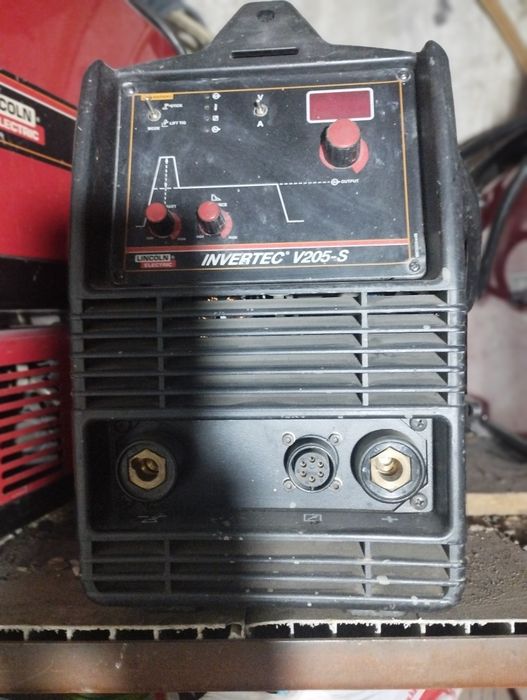 Заваръчен апарат Линкълн 200 AC-DC