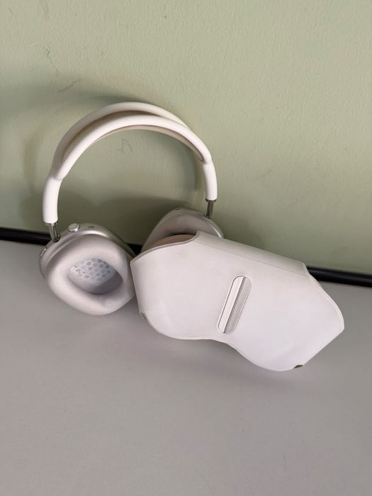 Apple AirPods Max 1-го поколения