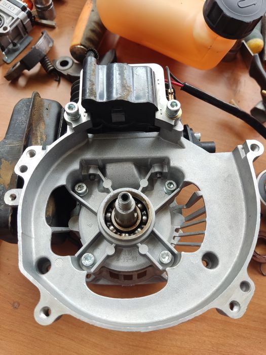 Бензиновый инструмент