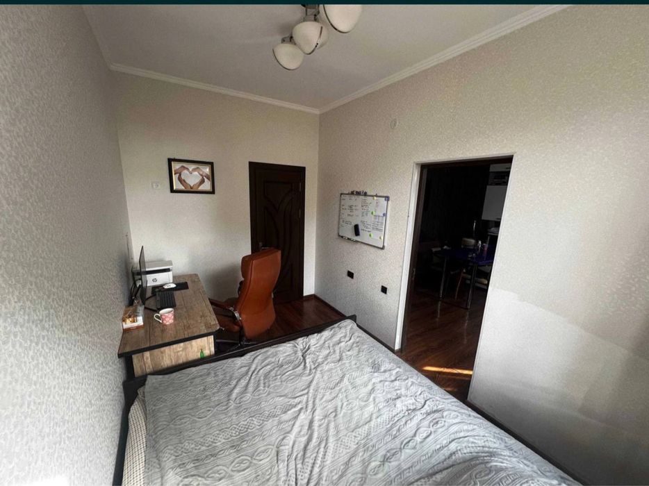 Продается евро квартира м Горький престидныц район новостройка