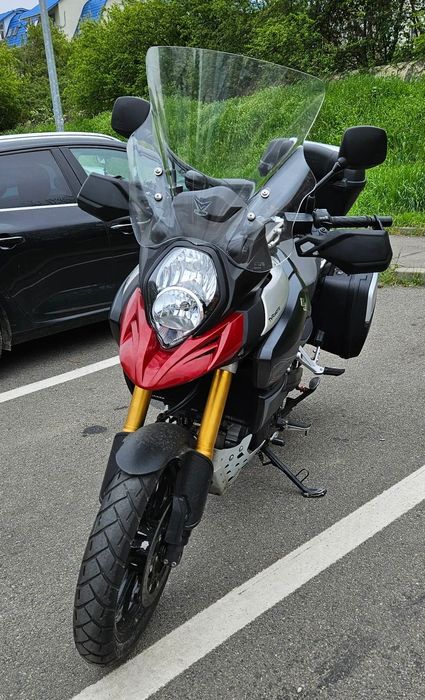 Suzuki DL 1000 V-Strom Grand Touring Suzuki V-Strom de 1000cc cu sistem ABS si Traction Control