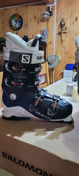 Vând clapari Salomon si schiuri Volkl