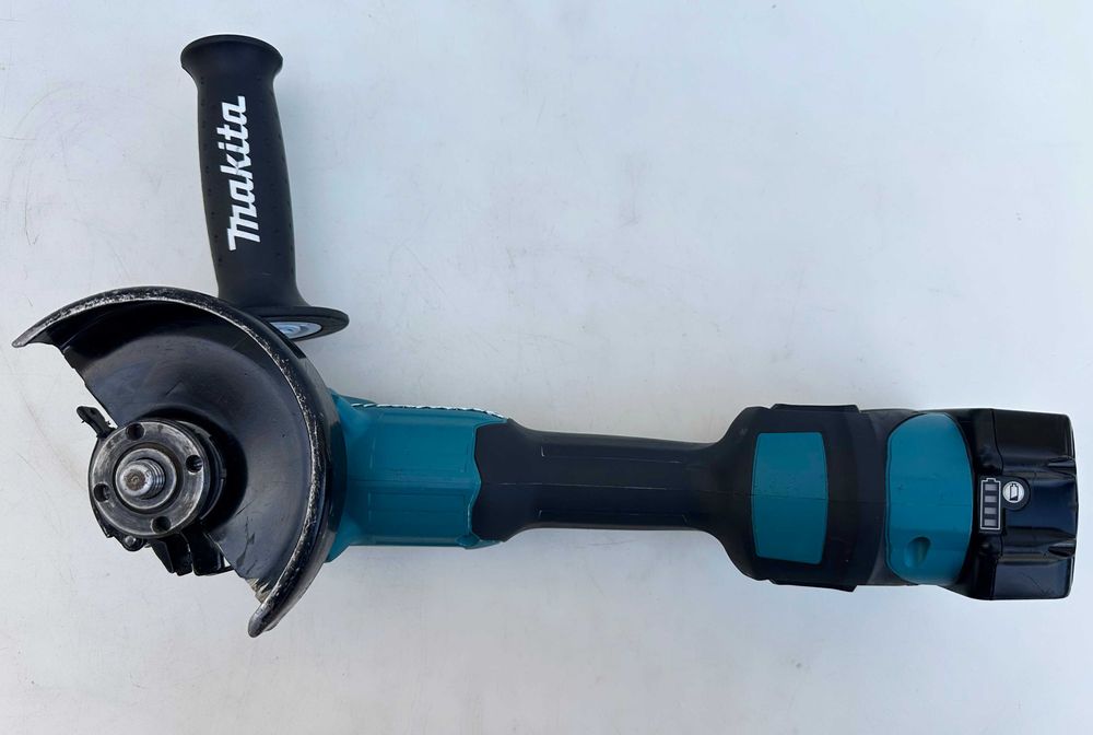 Makita DGA511 - Безчетков ъглошлайф 2x18V 5.0Ah 2024г. като нов!