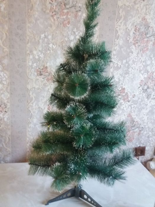 Елка новогодняя с эфектом снега выс.90см,  с елочными игрушками