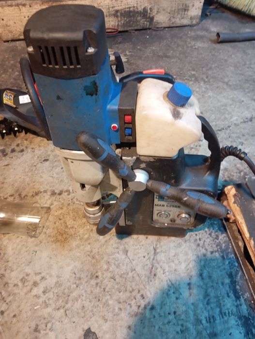 Mașina de găurit cu talpa electromagnetică