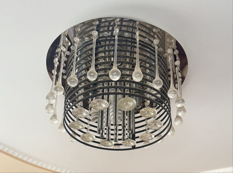 Продается люстра