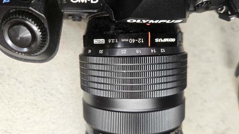 Olympus Om-D E-M1 mark II,2 obiective pro 45mm 1,1,8 si 12-40mm 1,2,8