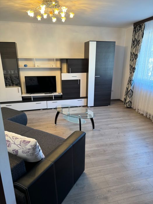 Inchirez apartament cu 2 camere la etaj 3