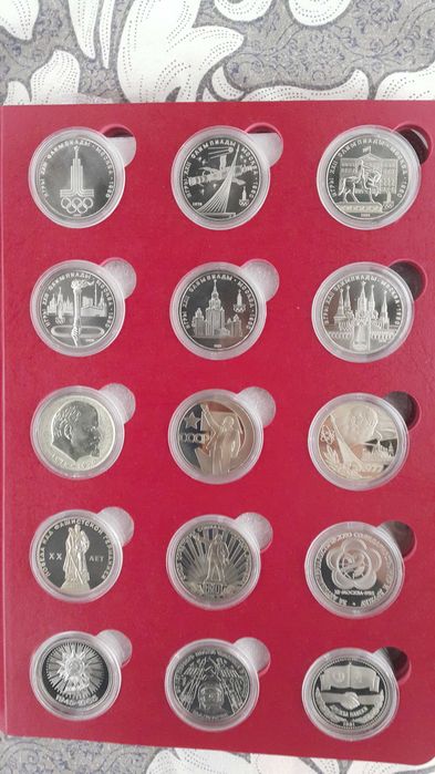 Монеты СССР пруф в альбоме.