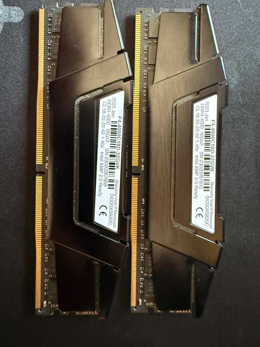 F4-4000C18D-32GVK Ripjaws V Заводски овърклокната до DDR4-4000* CL18-22-22-42 1.40V 32GB (2x16GB)