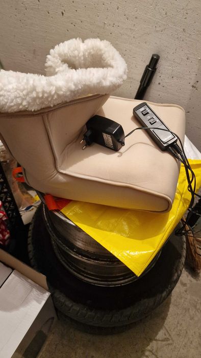 Вибро-масажор с нагривател за крака