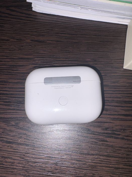 AirPods Pro ……..