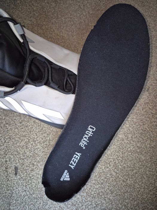 Оригинални маратонки Adidas Yeezy Boost 700 , 45 номер