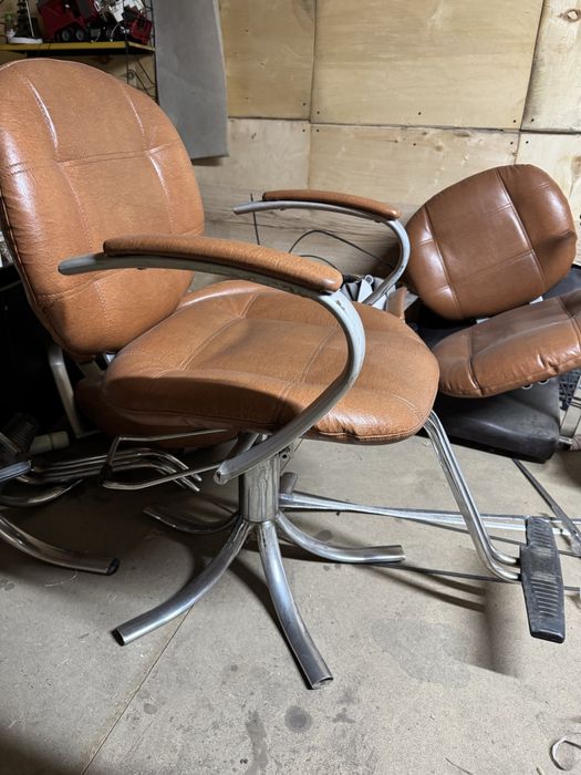 Парикмахерское кресло