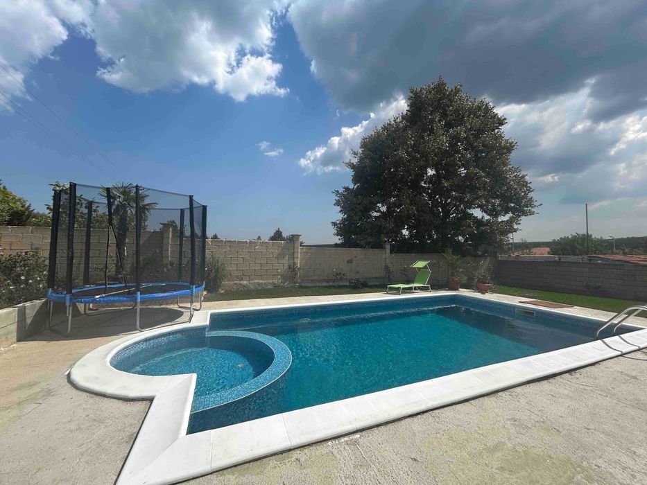 Голяма къща с басейн на 10 мин от плажовете на Бяла