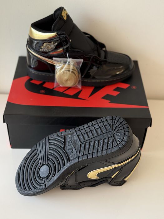 Air Jordan 1 Retro Black Metallic Gold  Full Box New