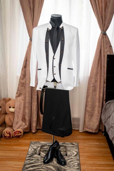 Inchiriez manechine mire și mireasă