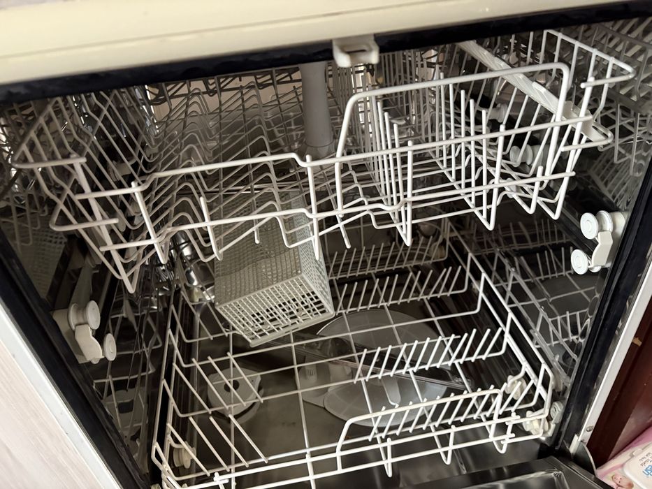 Съдомиялня indesit