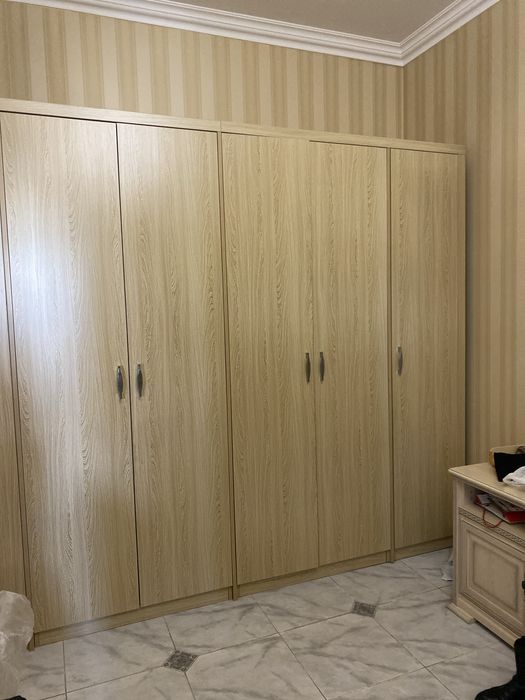 Прлдам шкаф в коридор