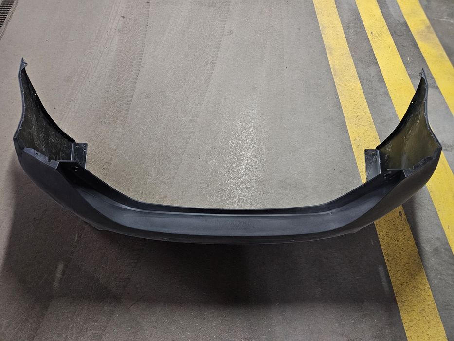 бампер задний Королла Оригинал!