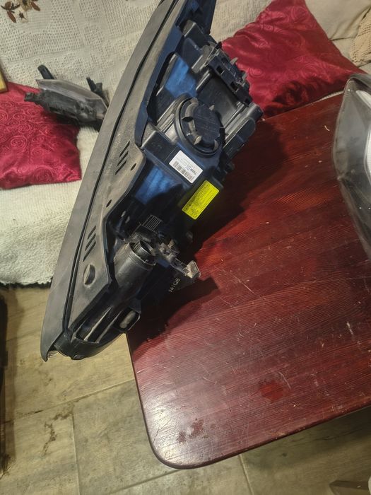 Фар ляв и десен за Hyundai Santa Fe 2017