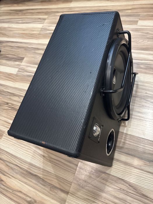 автомобильный сабвуфер Element-5 (12”) с встроенным усилителем.