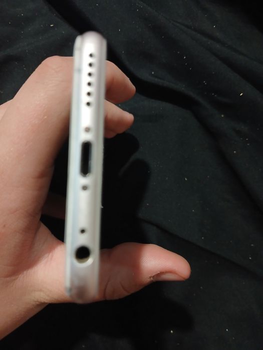 Продам айфон 6с на запчасти