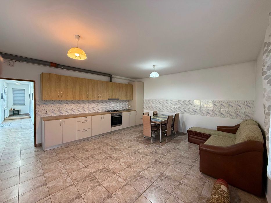 CASĂ DE INCHIRIAT CU 2 LOCUINȚE INDEPENDENTE | 236 mp utili | Teren 5.784 mp | strada Budiului