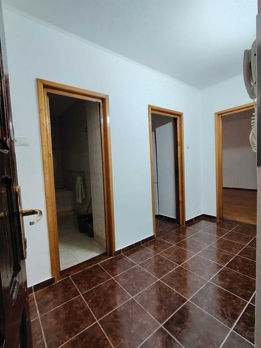 Apartament 1 cameră – 47.000 eur, negociabil, bl. Dorobantilor intersectie cu Tineretului. Se acceptă credit.
