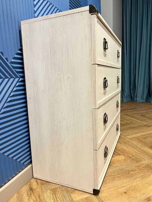 Продаю 2 Кровати и Комод