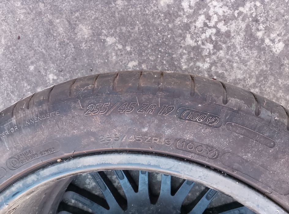 Гуми с джанти 19