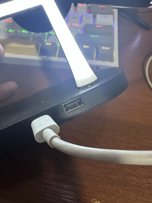 Беспроводная зарядка 5-1 Iphone,apple watch,air pods