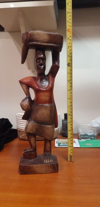 Дървени статуетки