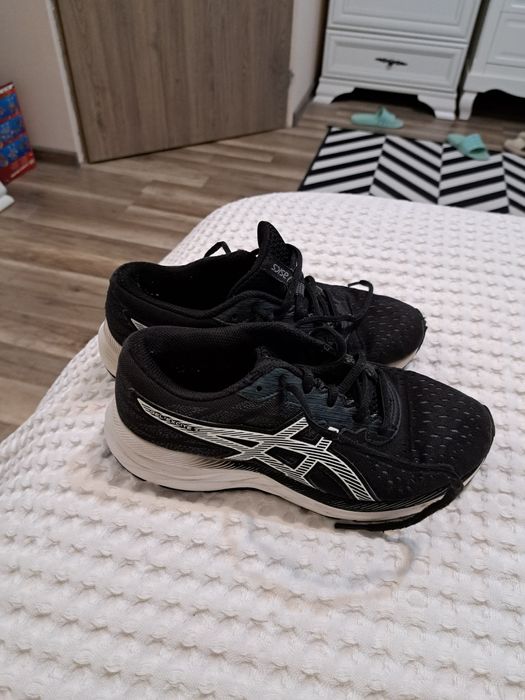 Aidasi asistenta mărimea 36