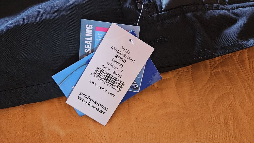 Работен зимен панталон топлозащитен нов размер L, черен цвят