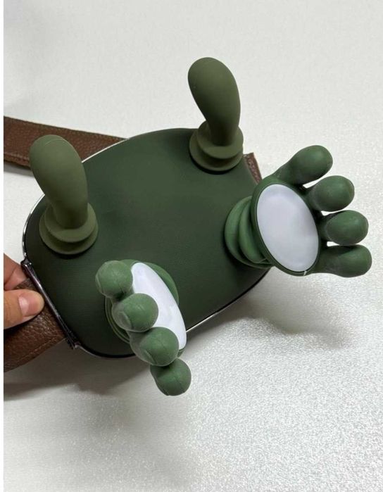 Хит подарок массажер.