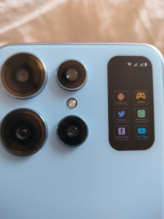 Smartphone S 24 nou