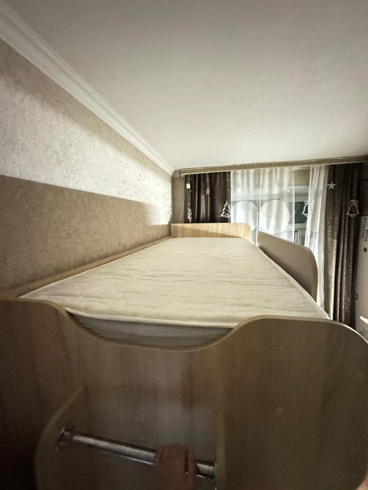 Продам двухъярусную кровать