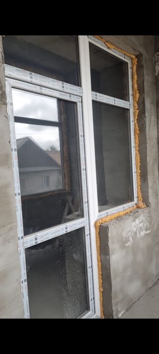 Продам пластикое окно с дверью